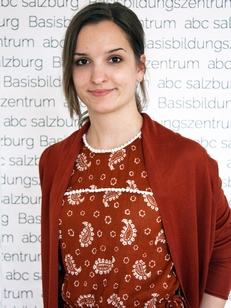 Mag.ª Lisa-Sophie Schönegger (derzeit in Karenz)